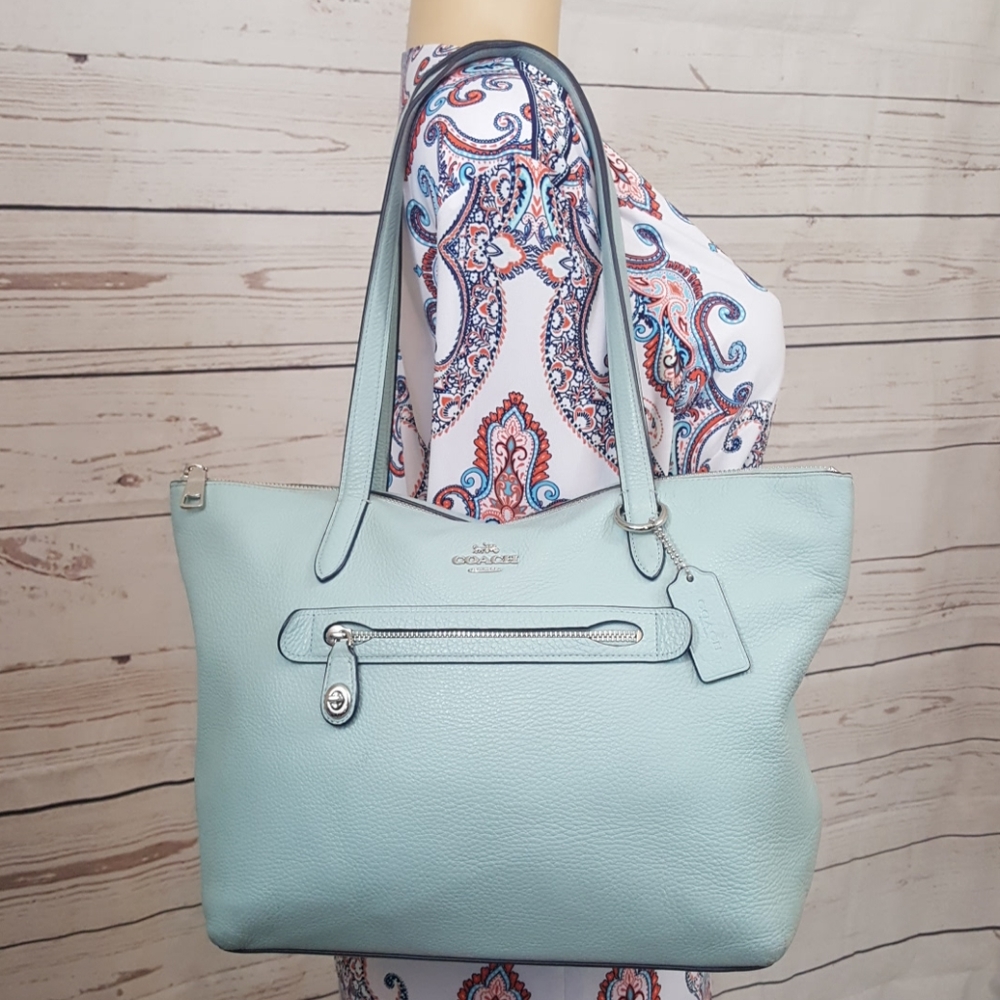 🔥COACH           Light Blue Leather Tote🔥